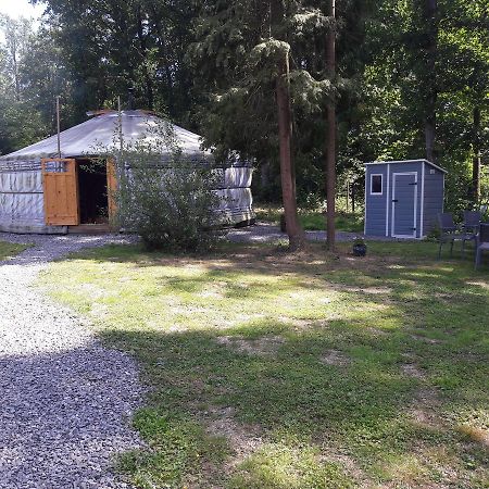 La Yourte Au Pays Des Rennes Érezée 外观 照片